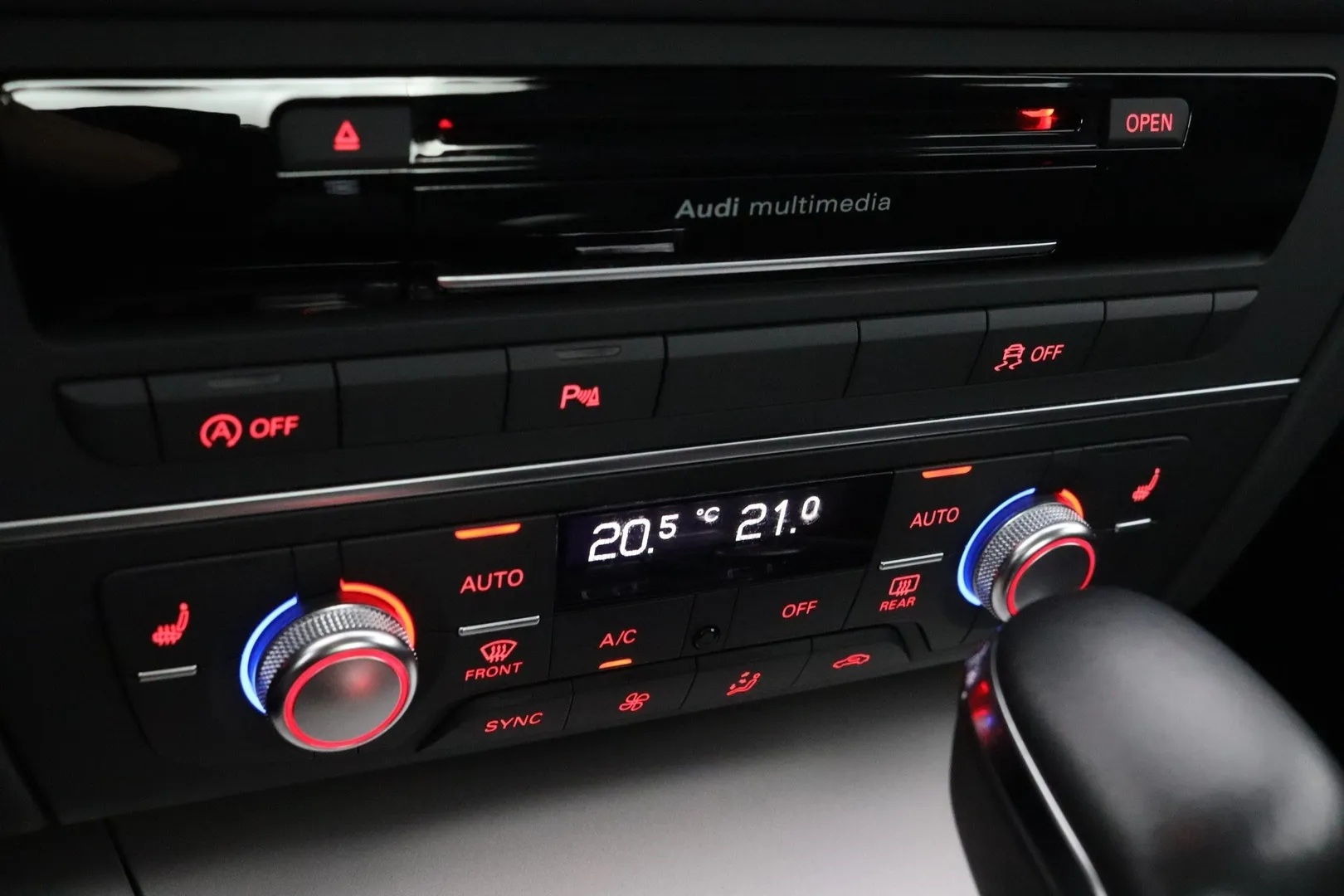 Audi A6 VZL-561 carousel image