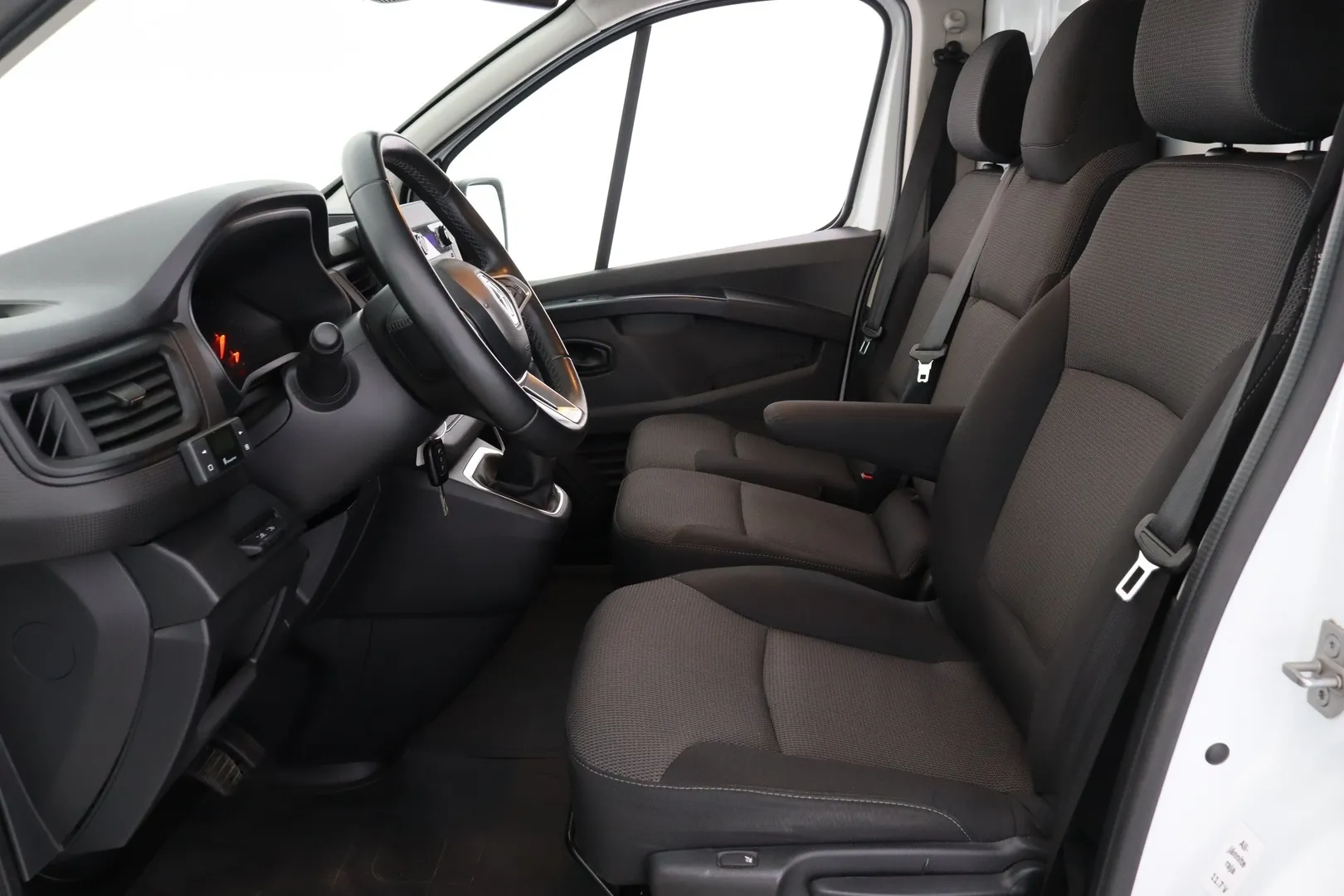 Renault Trafic JML-843 carousel image