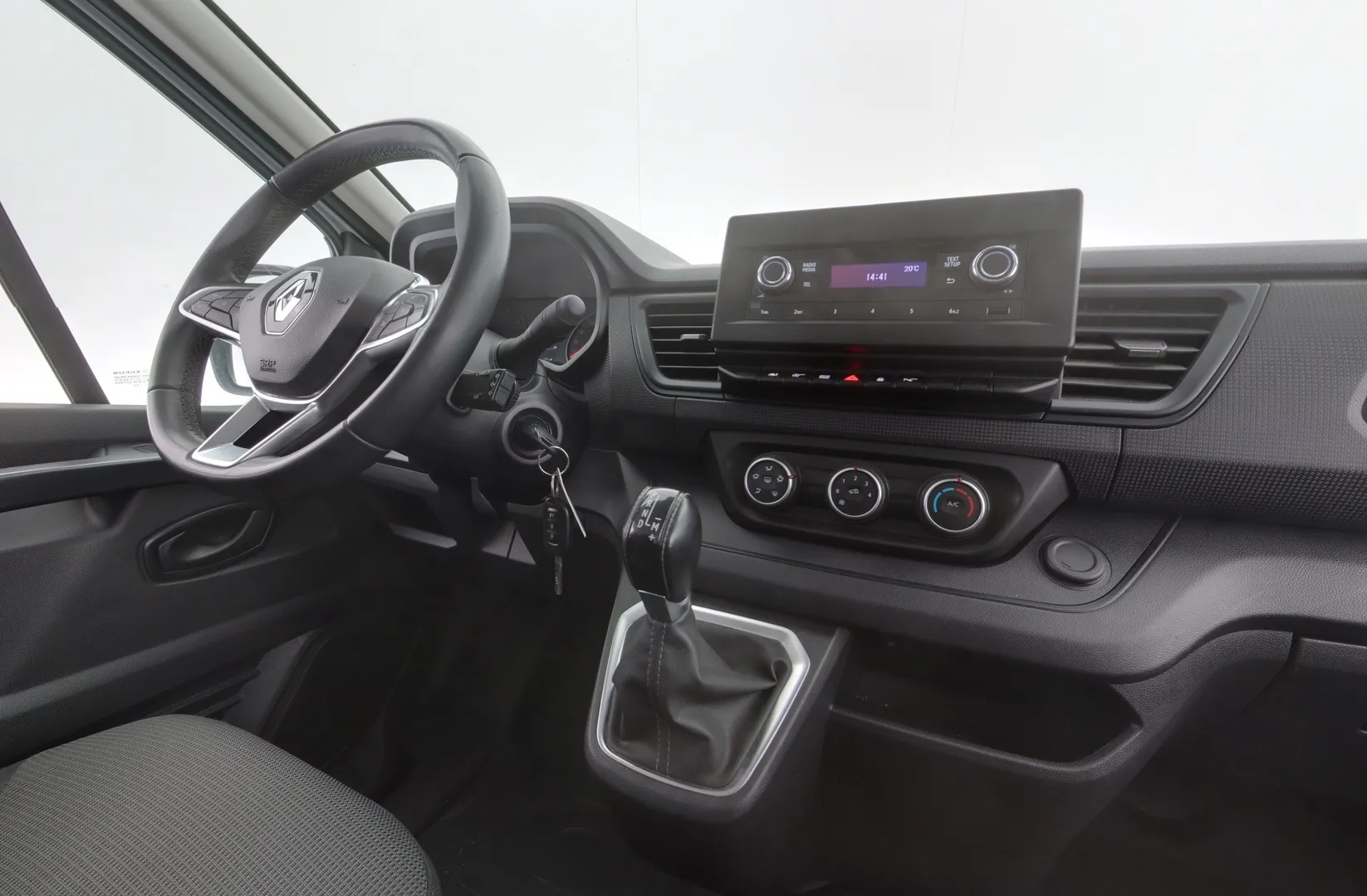 Renault Trafic JML-843 carousel image