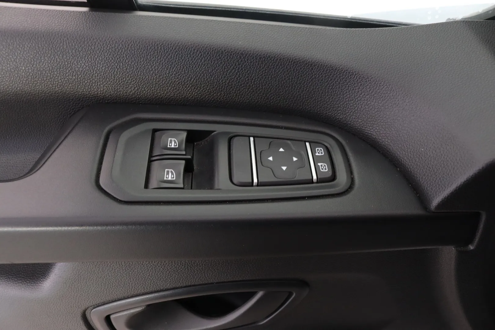 Renault Trafic JML-843 carousel image