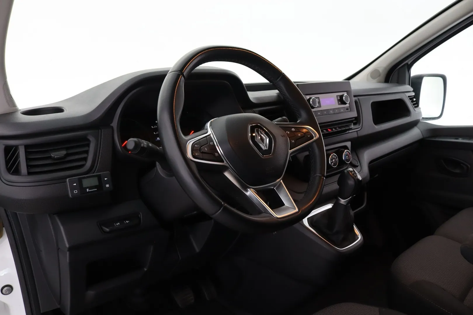 Renault Trafic JML-843 carousel image