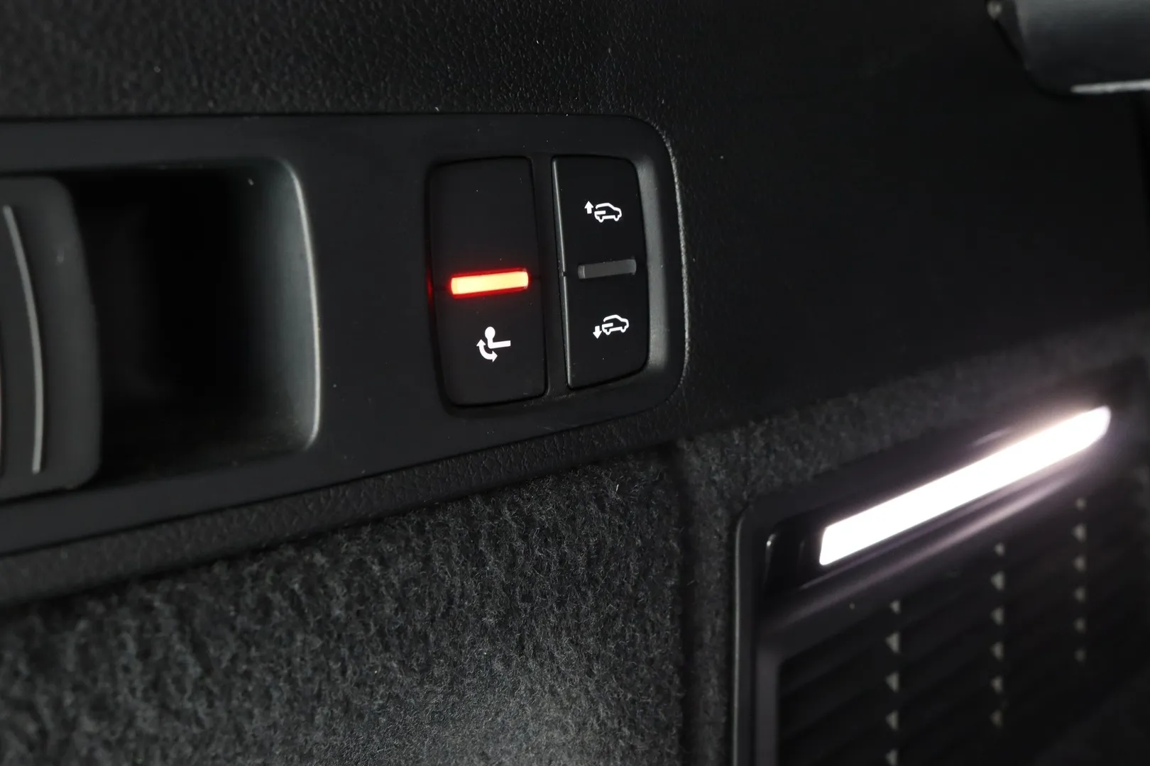 Audi Q5 YXM-335 carousel image