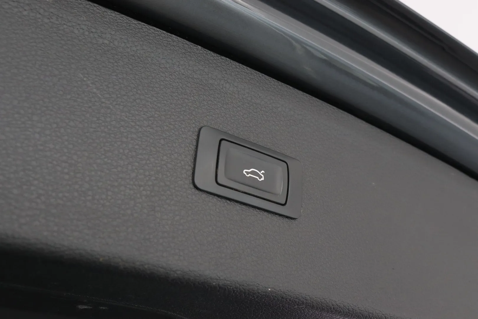 Audi Q5 YXM-335 carousel image