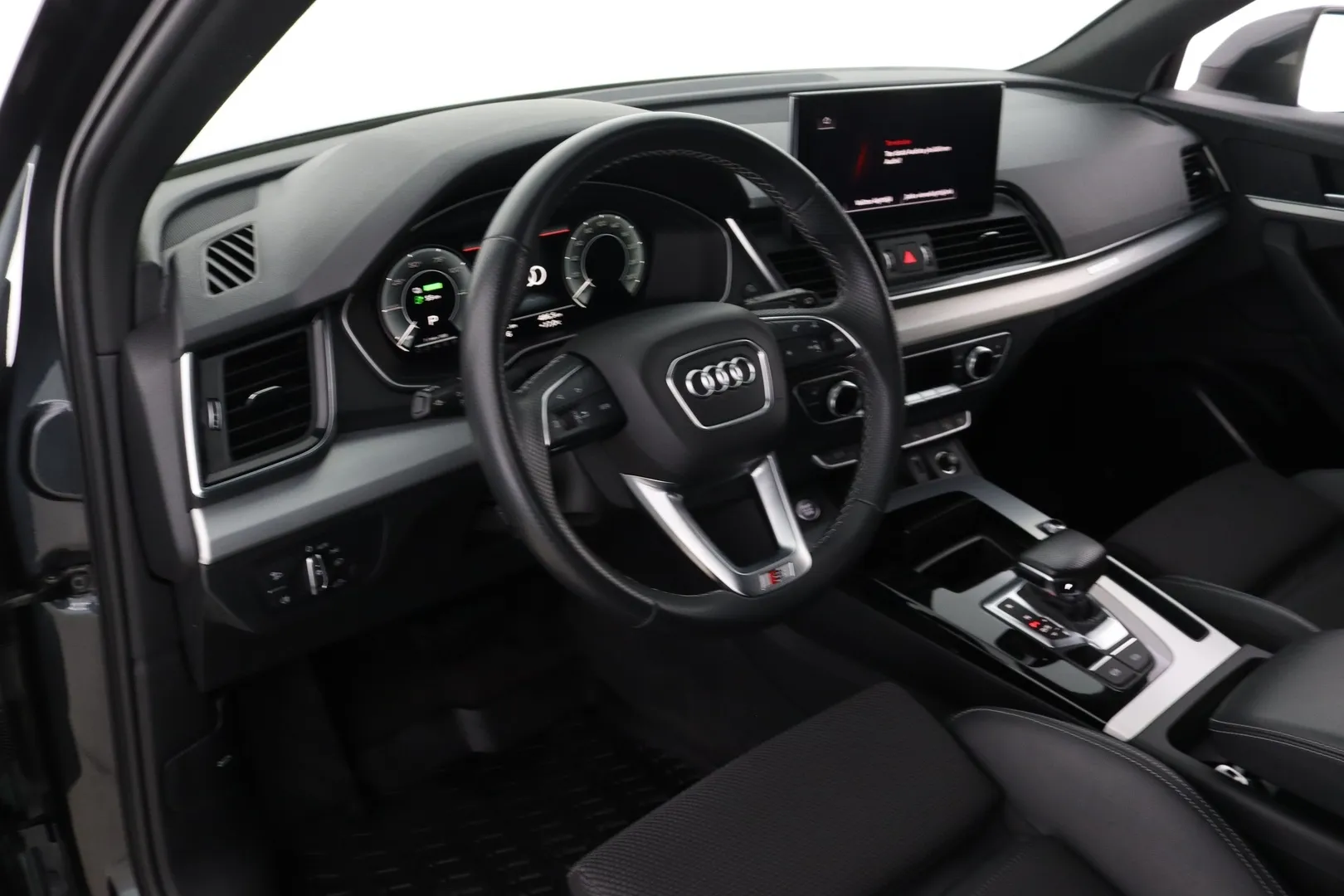 Audi Q5 YXM-335 carousel image