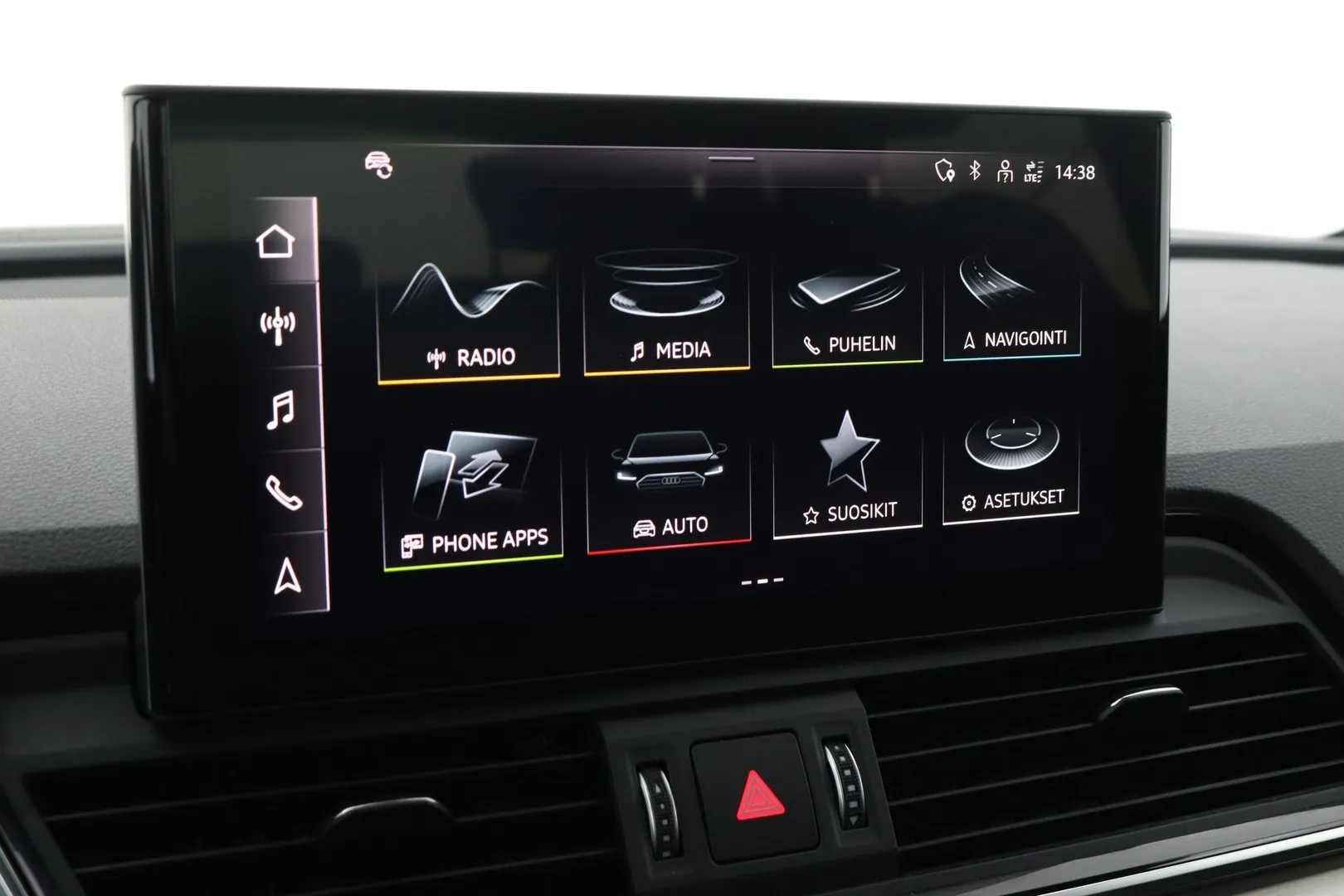 Audi Q5 YXM-335 carousel image