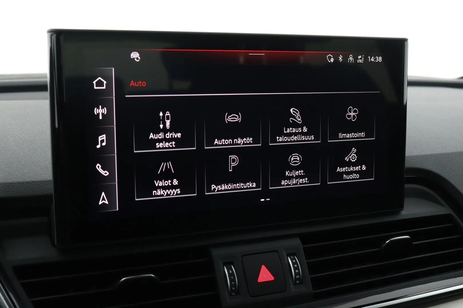 Audi Q5 YXM-335 carousel image