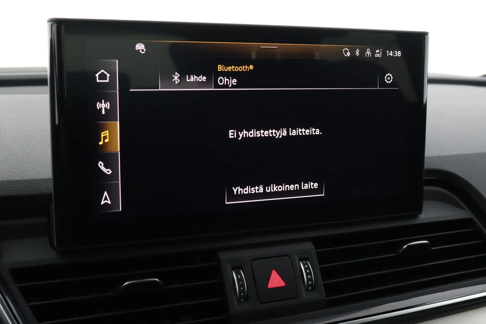 Audi Q5 YXM-335 carousel image