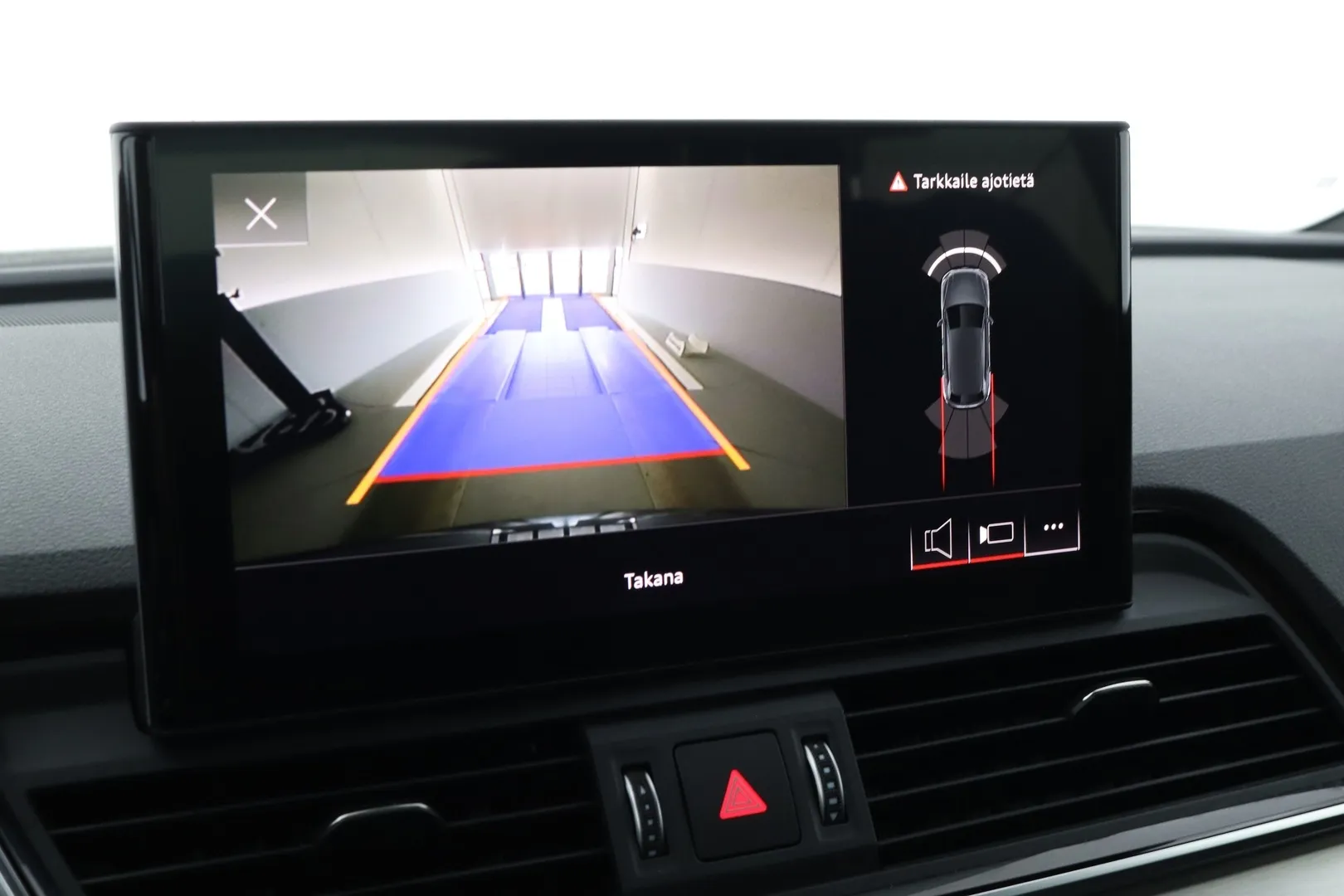 Audi Q5 YXM-335 carousel image