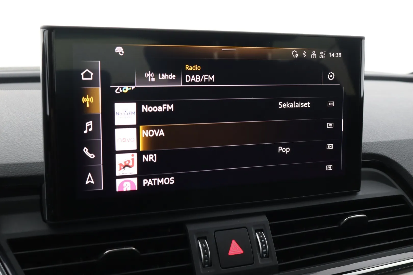 Audi Q5 YXM-335 carousel image