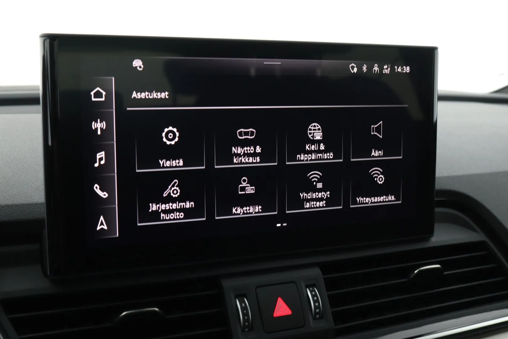 Audi Q5 YXM-335 carousel image
