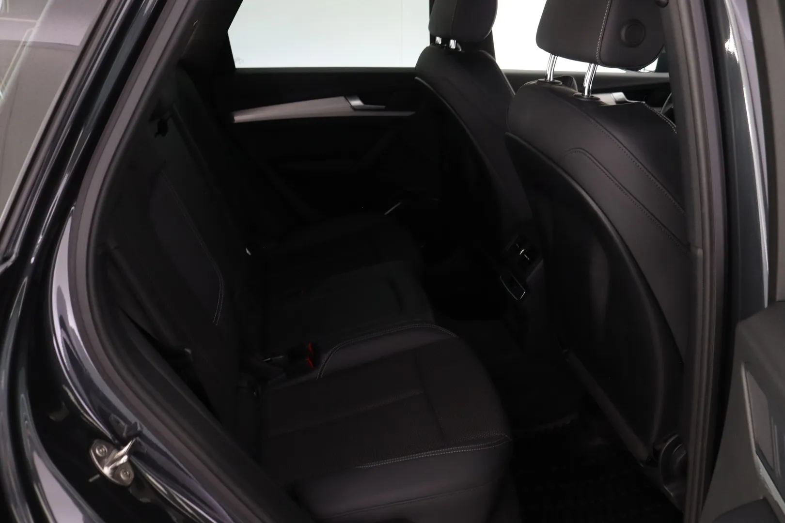 Audi Q5 YXM-335 carousel image