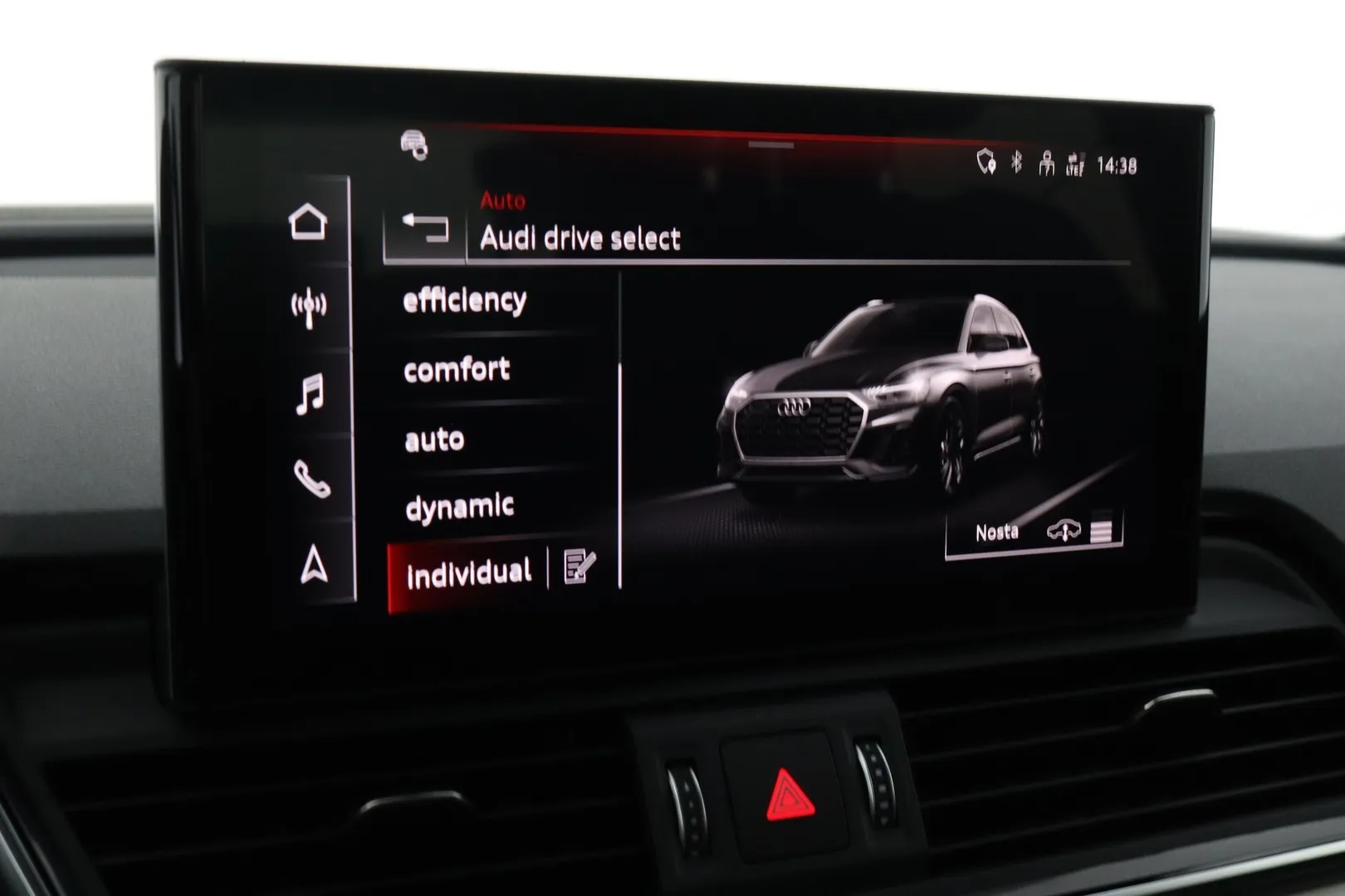 Audi Q5 YXM-335 carousel image