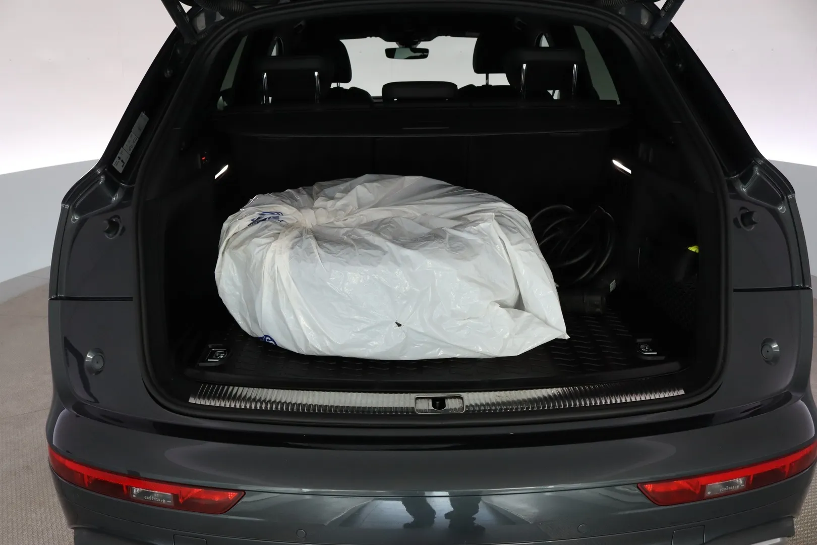 Audi Q5 YXM-335 carousel image