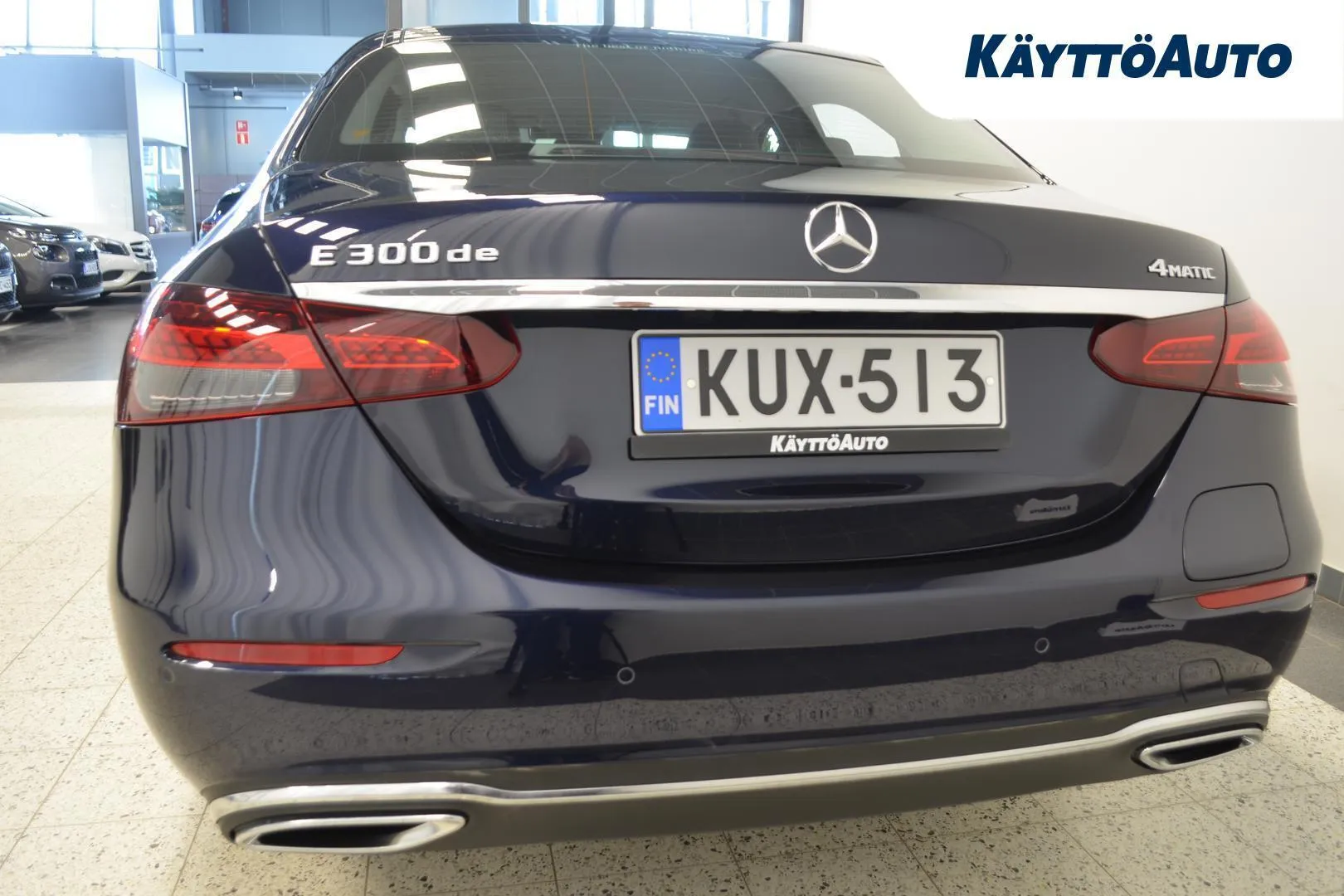 Mercedes-Benz E KUX-513 carousel image