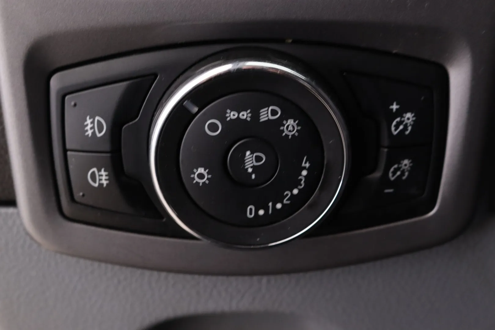 Ford TRANSIT CUSTOM GMM-409 carousel image