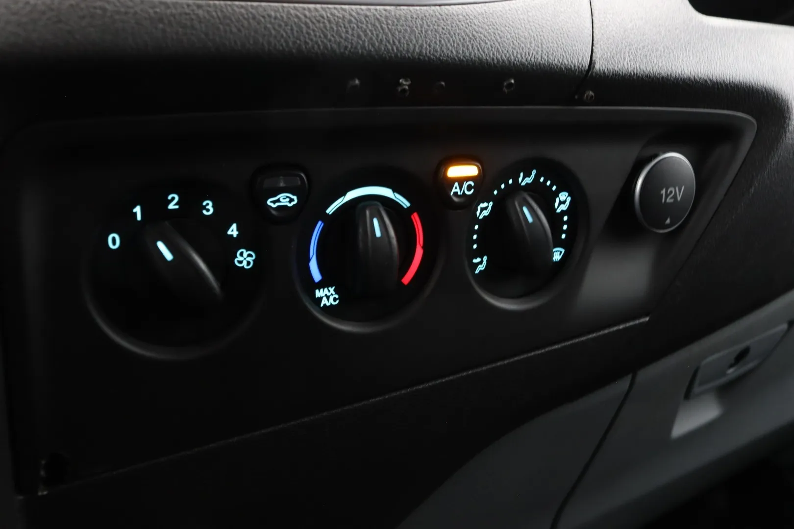 Ford TRANSIT CUSTOM GMM-409 carousel image