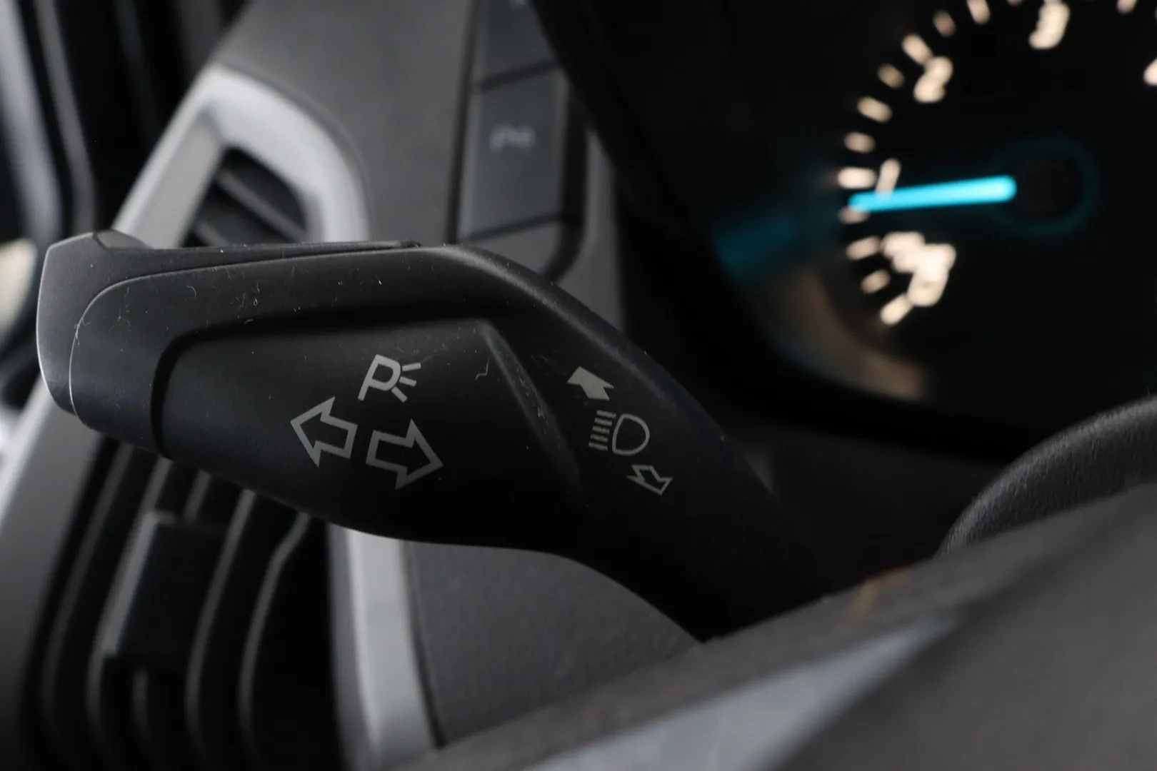 Ford TRANSIT CUSTOM GMM-409 carousel image