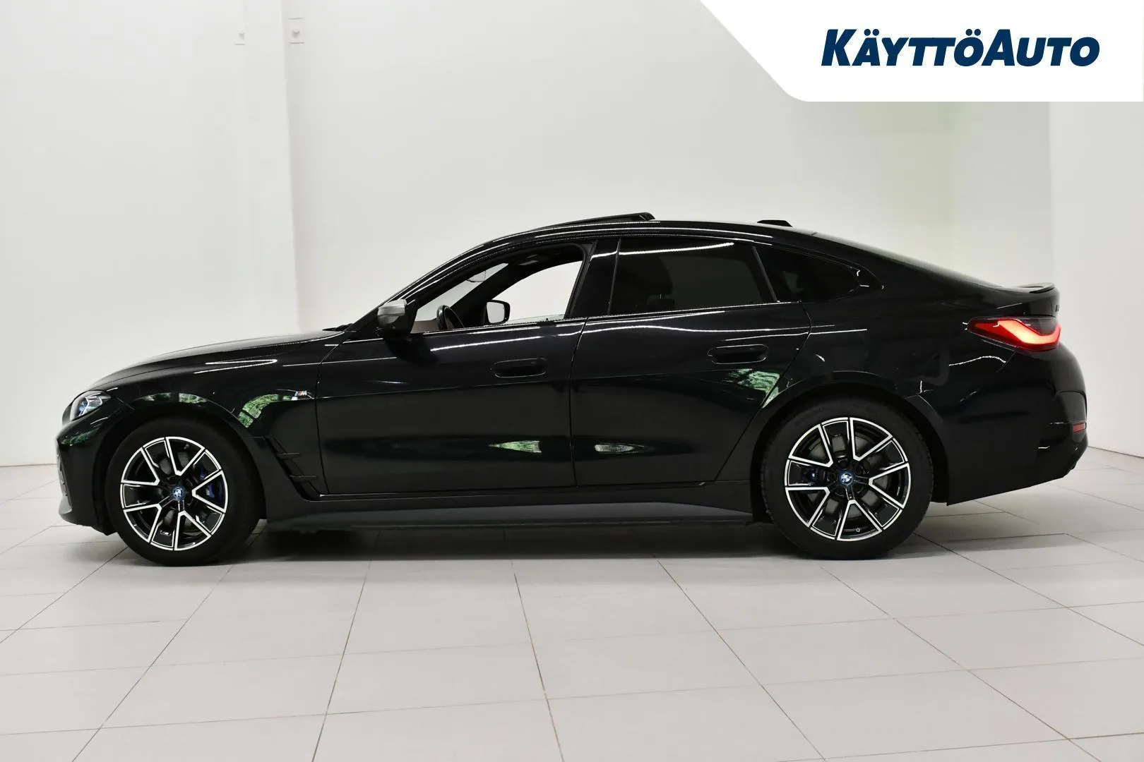 BMW i4 NMU-767 carousel image