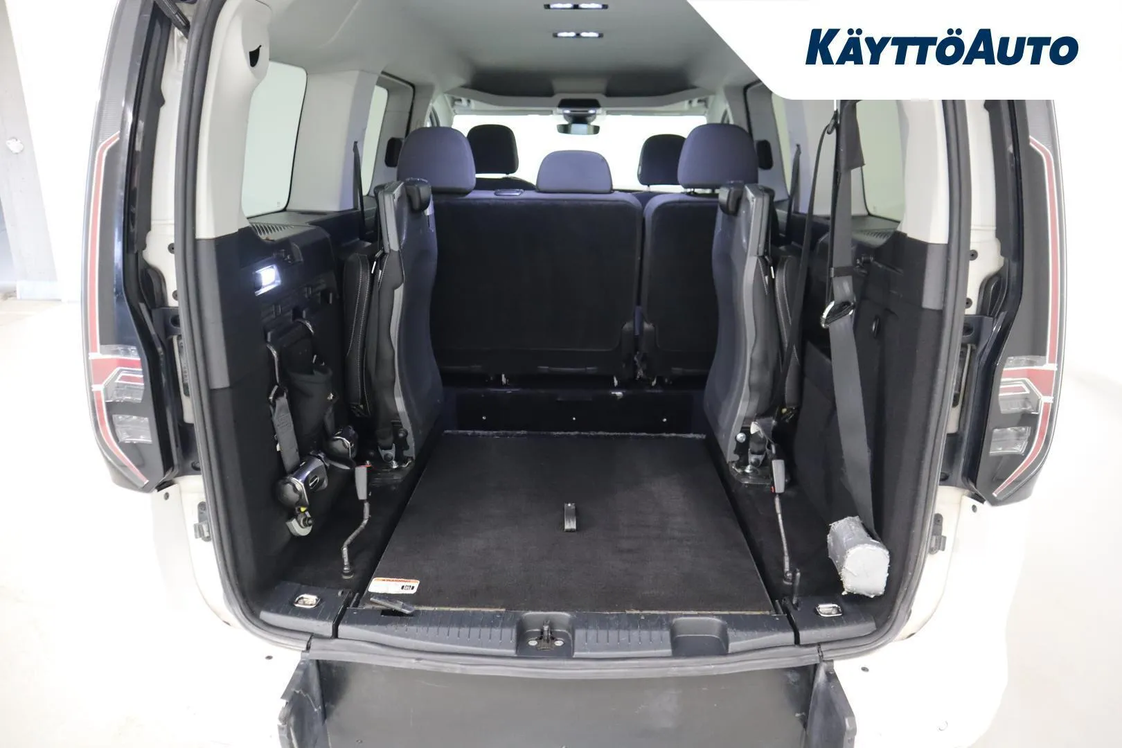 Volkswagen Caddy Maxi LRV-129 carousel image