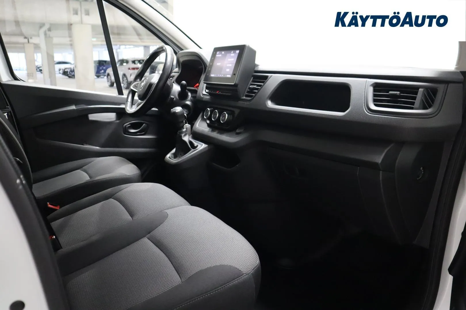 Renault Trafic MOS-835 carousel image