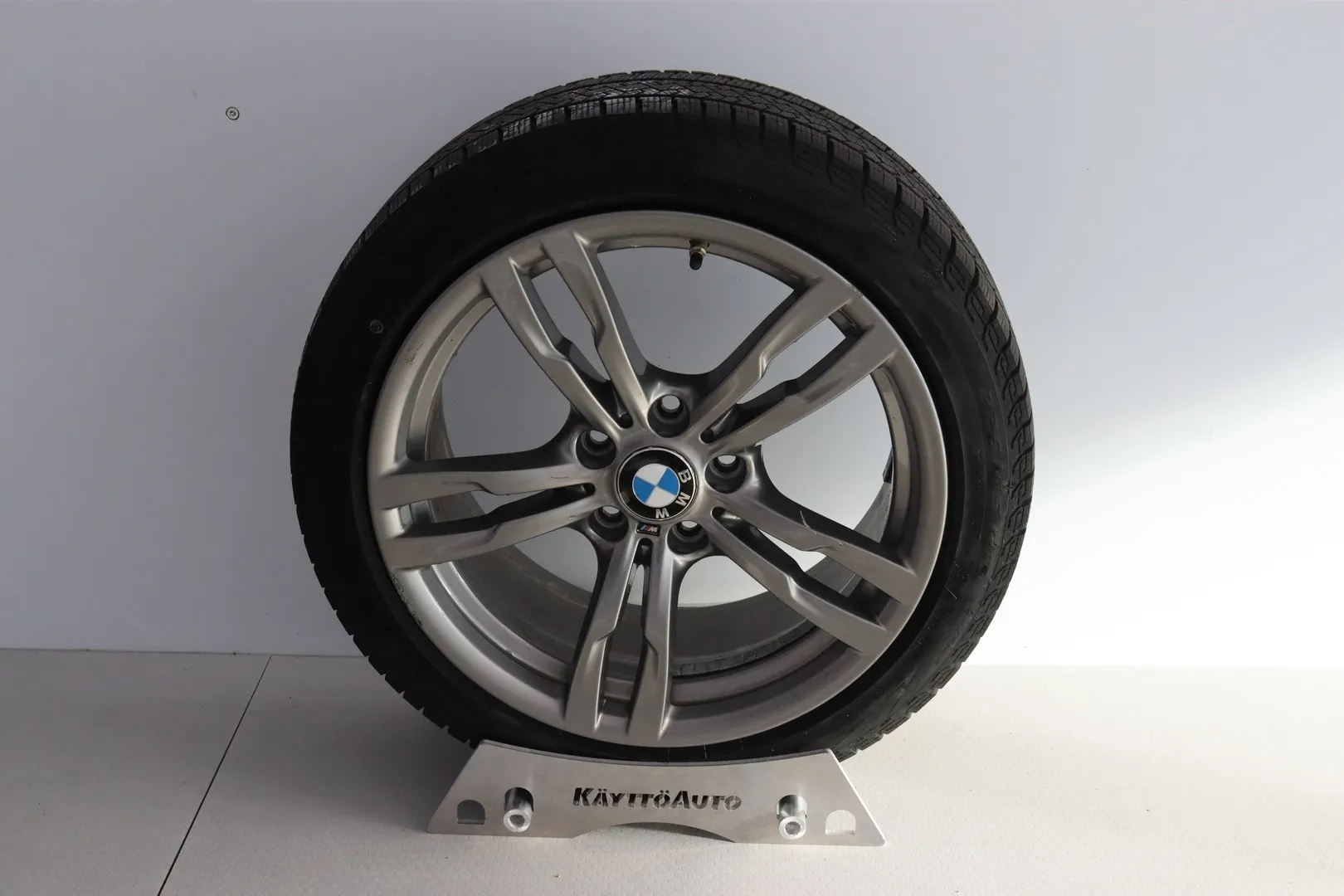 BMW 320 MOJ-182 carousel image