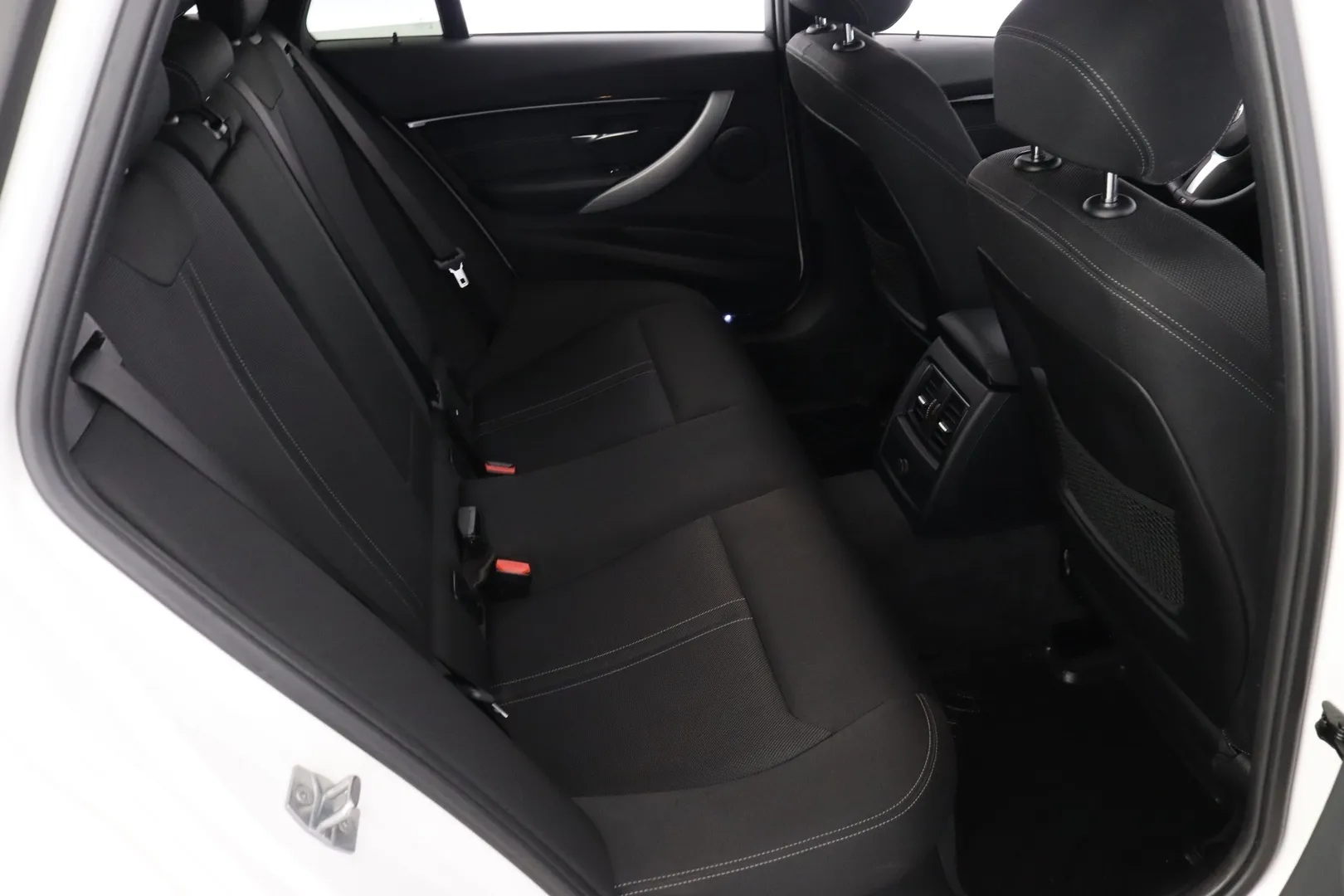 BMW 320 MOJ-182 carousel image