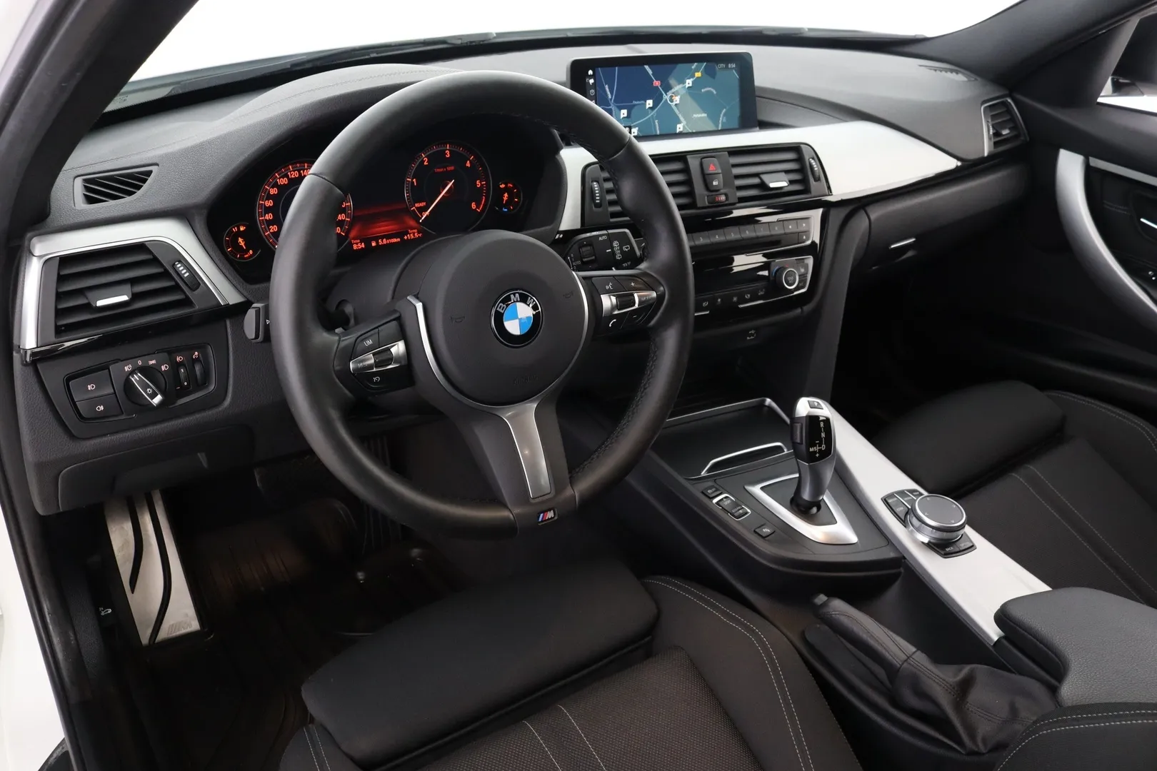 BMW 320 MOJ-182 carousel image