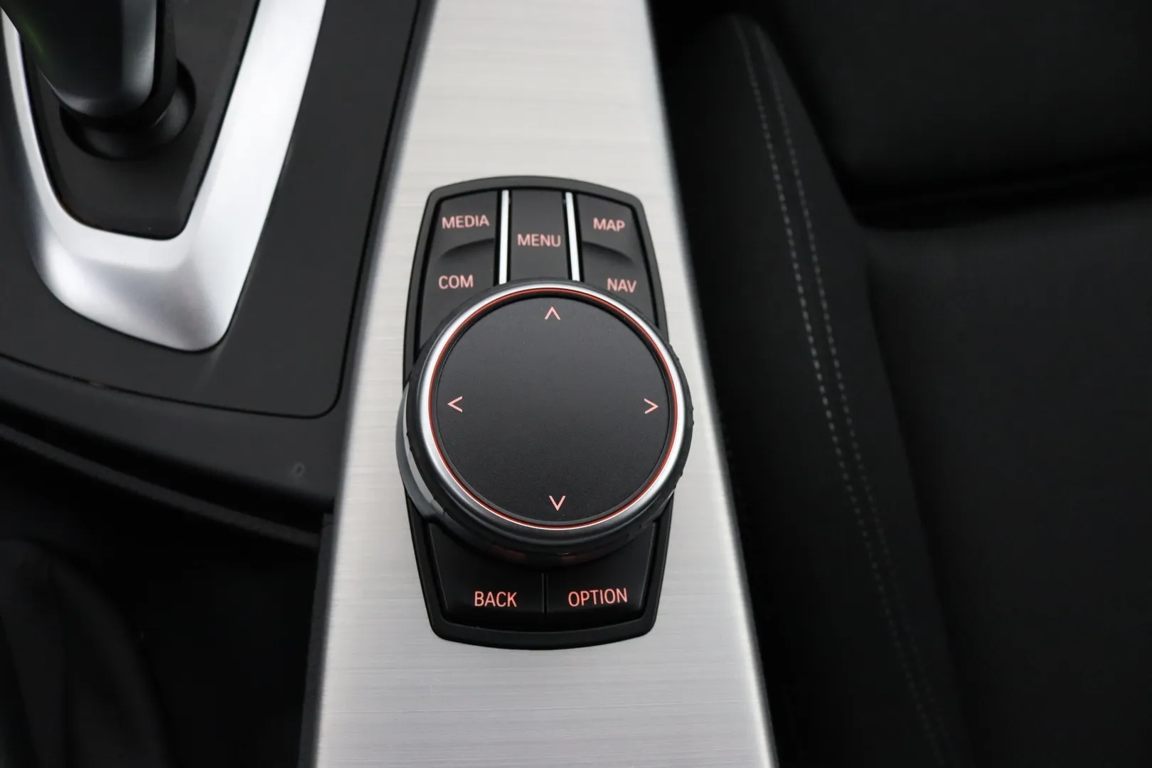 BMW 320 MOJ-182 carousel image