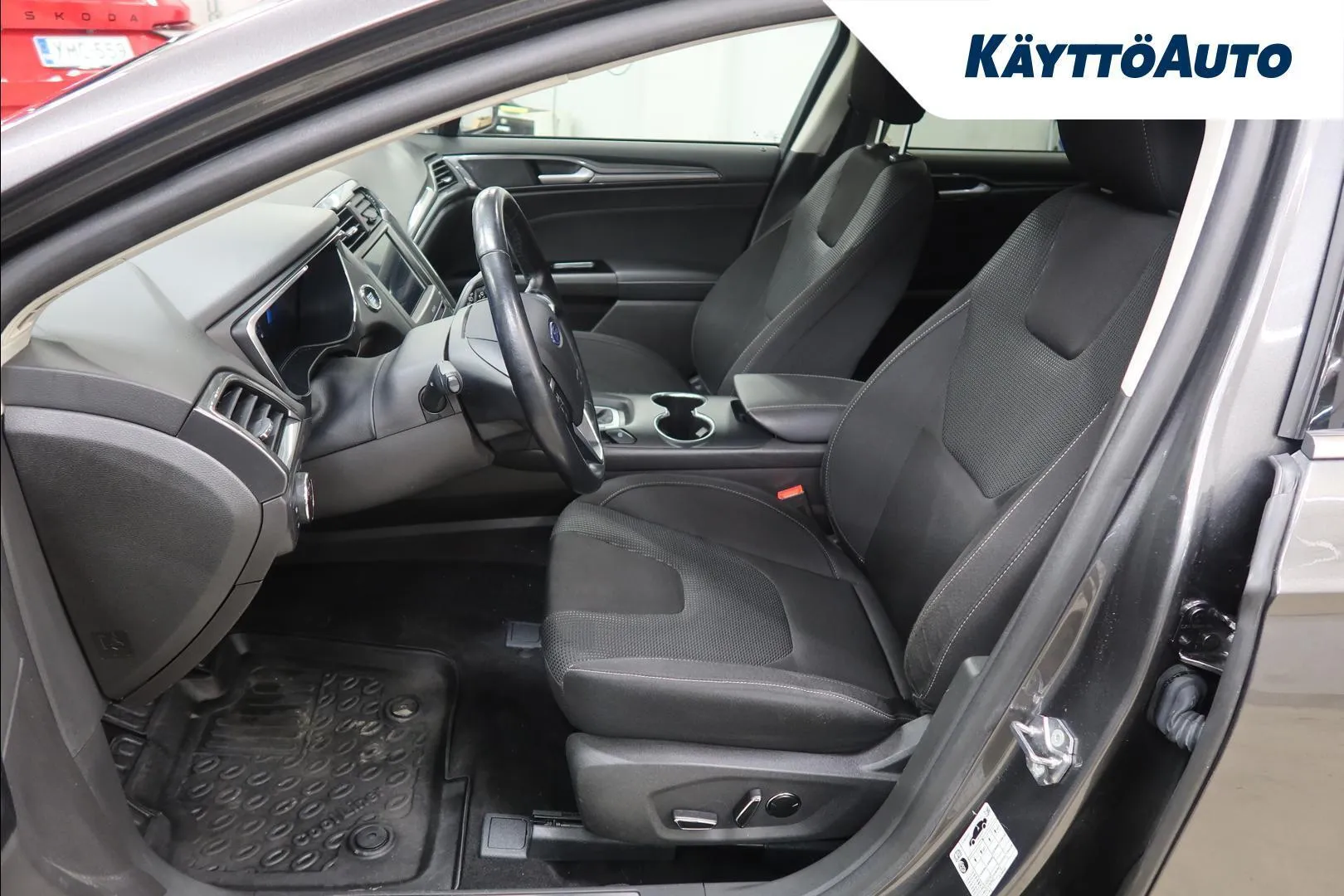 Ford Mondeo ZNK-642 carousel image