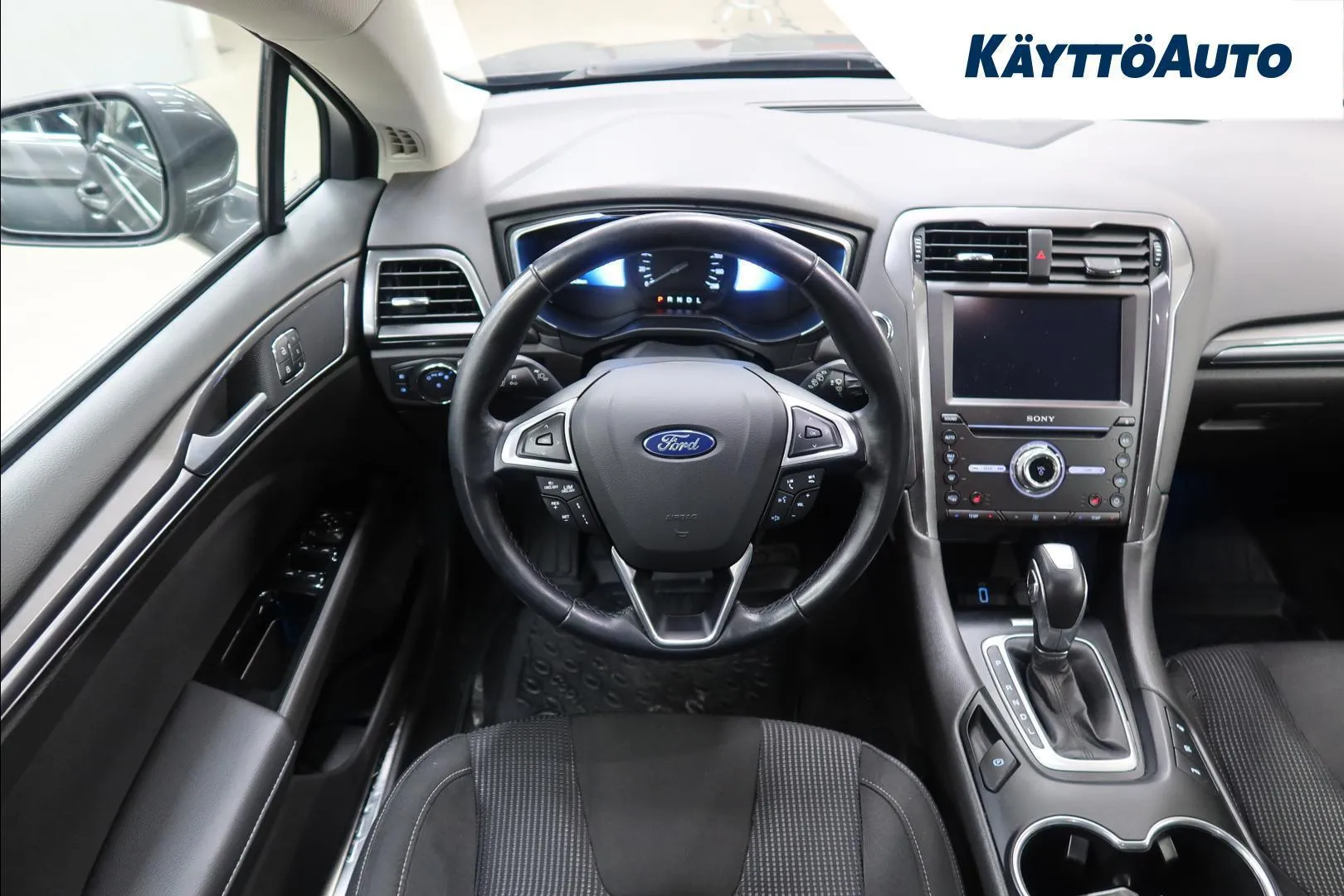 Ford Mondeo ZNK-642 carousel image