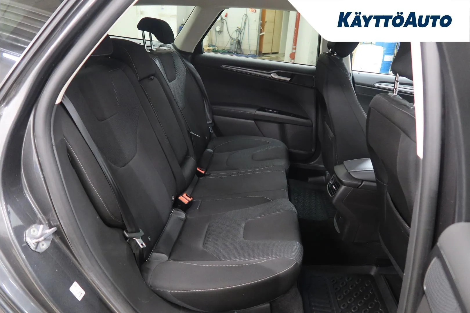 Ford Mondeo ZNK-642 carousel image