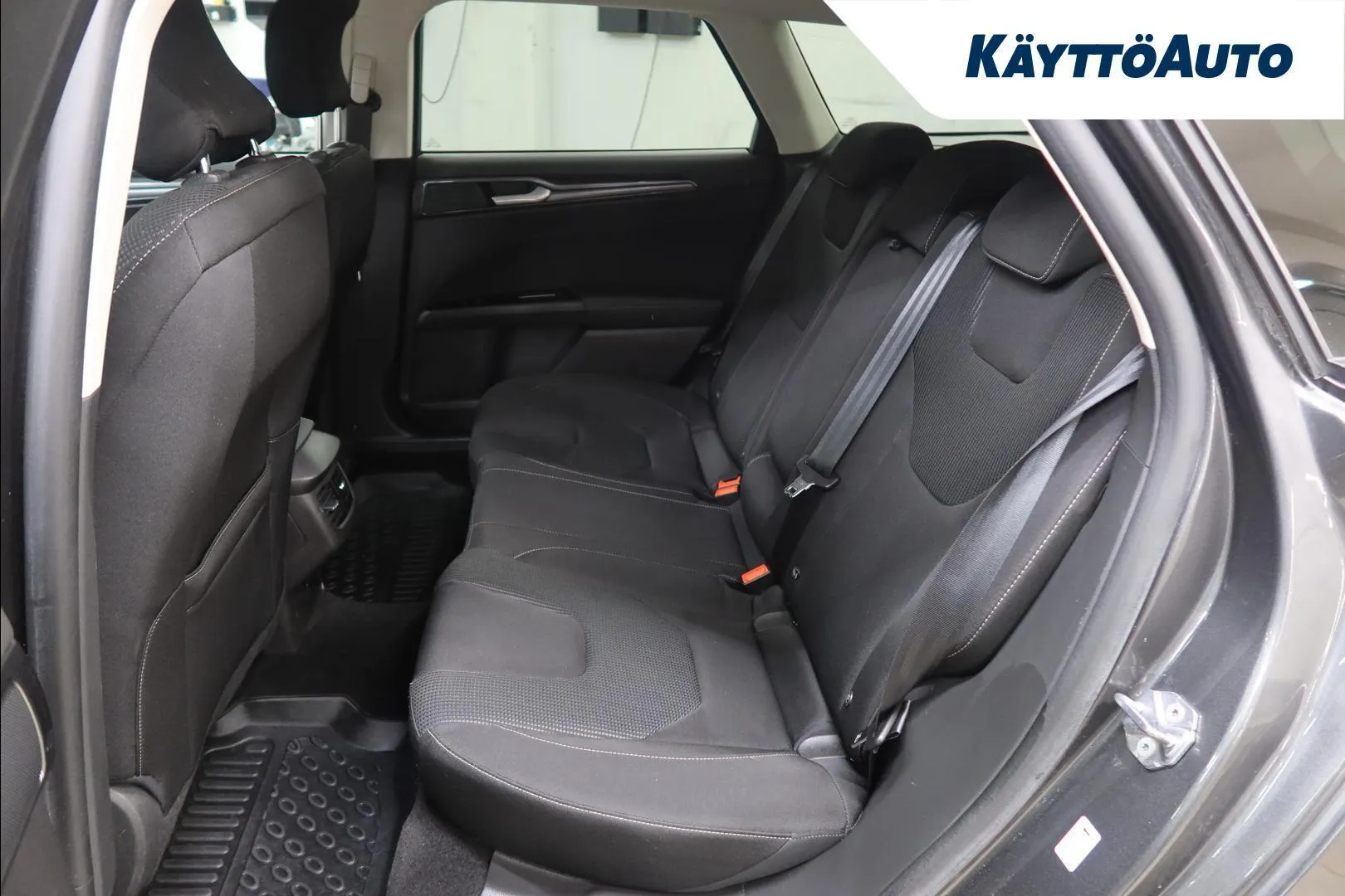 Ford Mondeo ZNK-642 carousel image