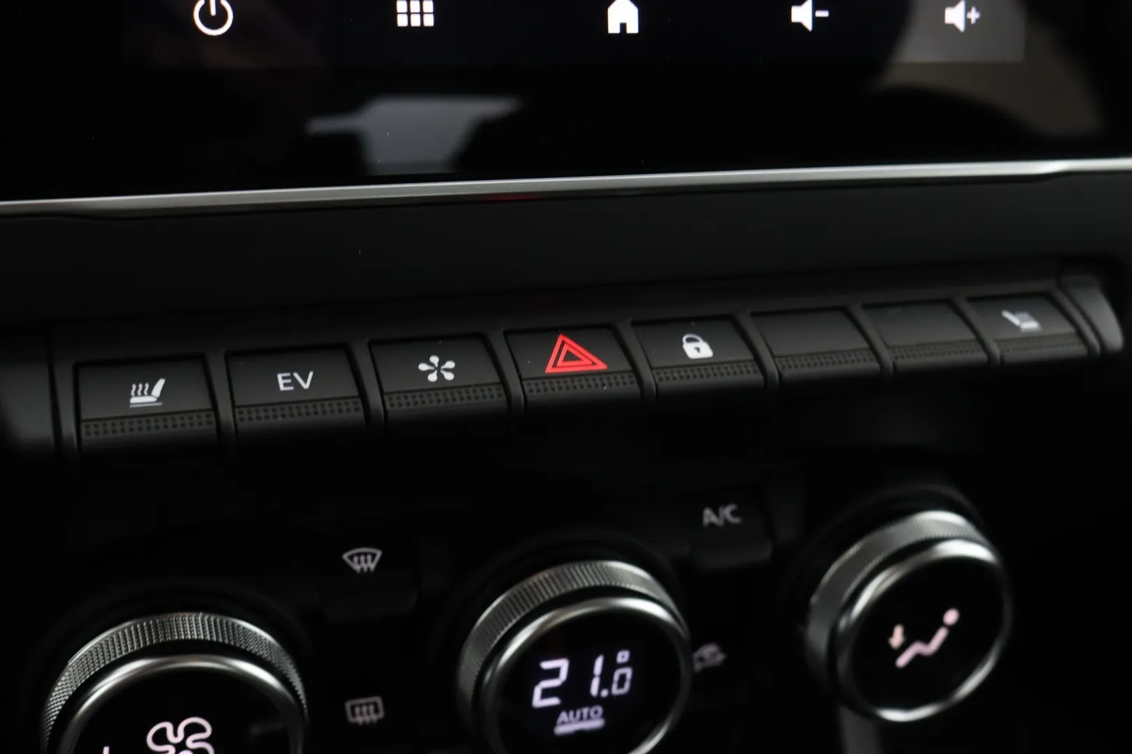 Renault Arkana EUE-836 carousel image