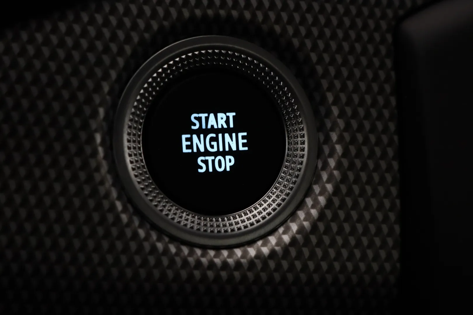 Renault Arkana EUE-836 carousel image