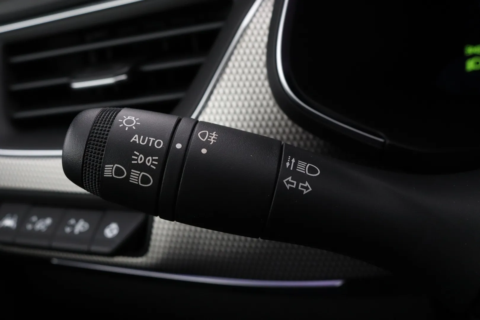 Renault Arkana EUE-836 carousel image