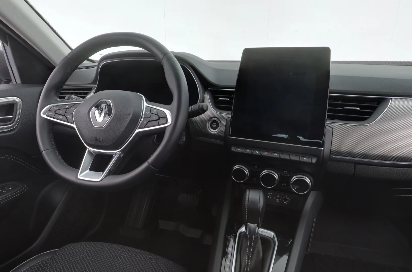 Renault Arkana EUE-836 carousel image