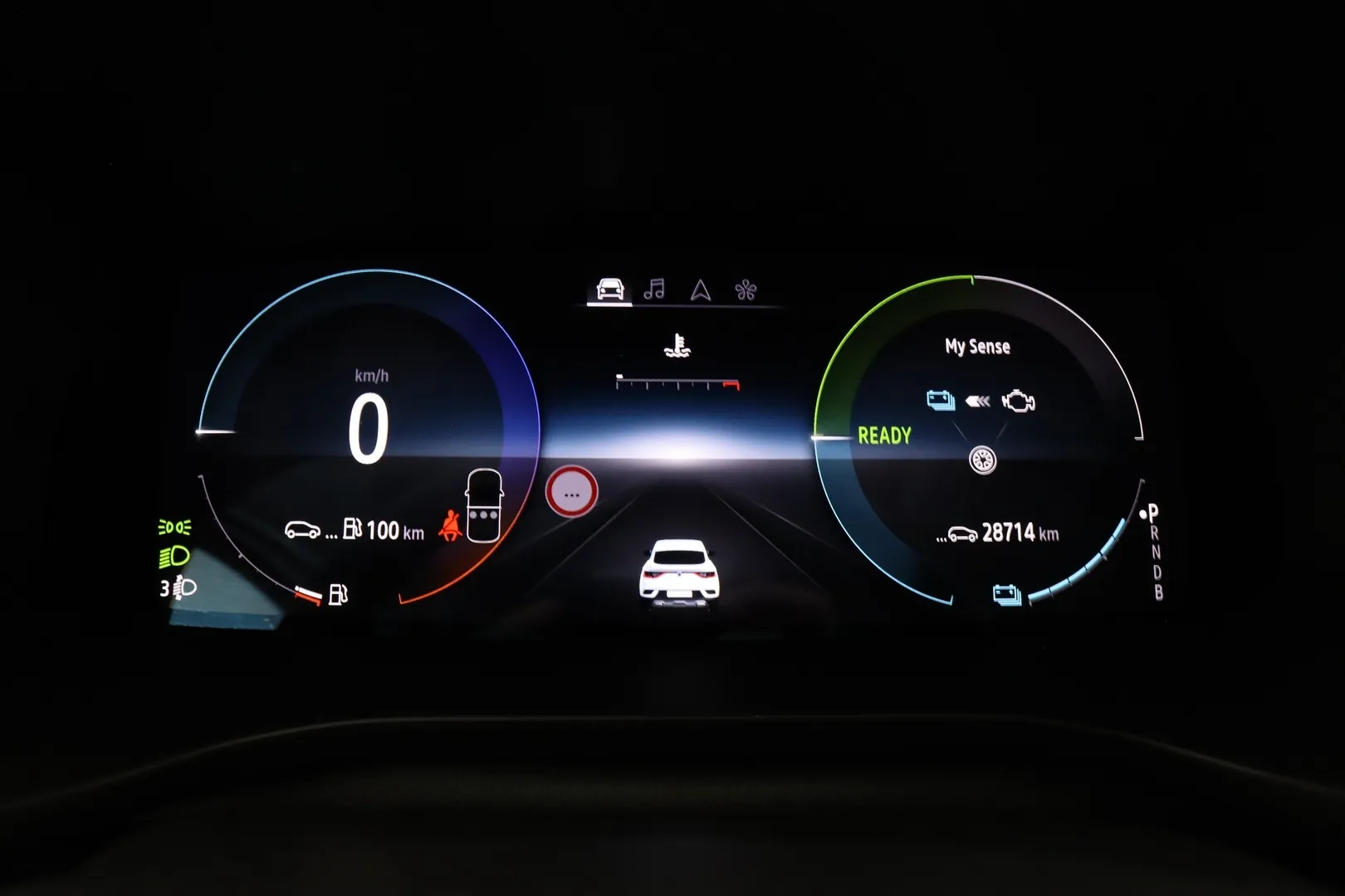 Renault Arkana EUE-836 carousel image