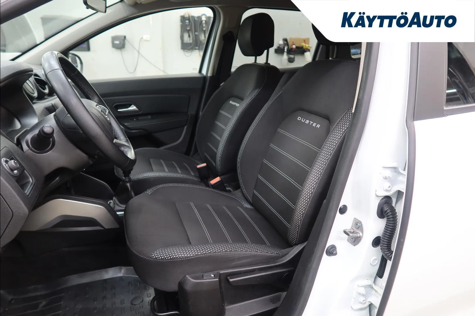 Dacia Duster CLY-128 carousel image
