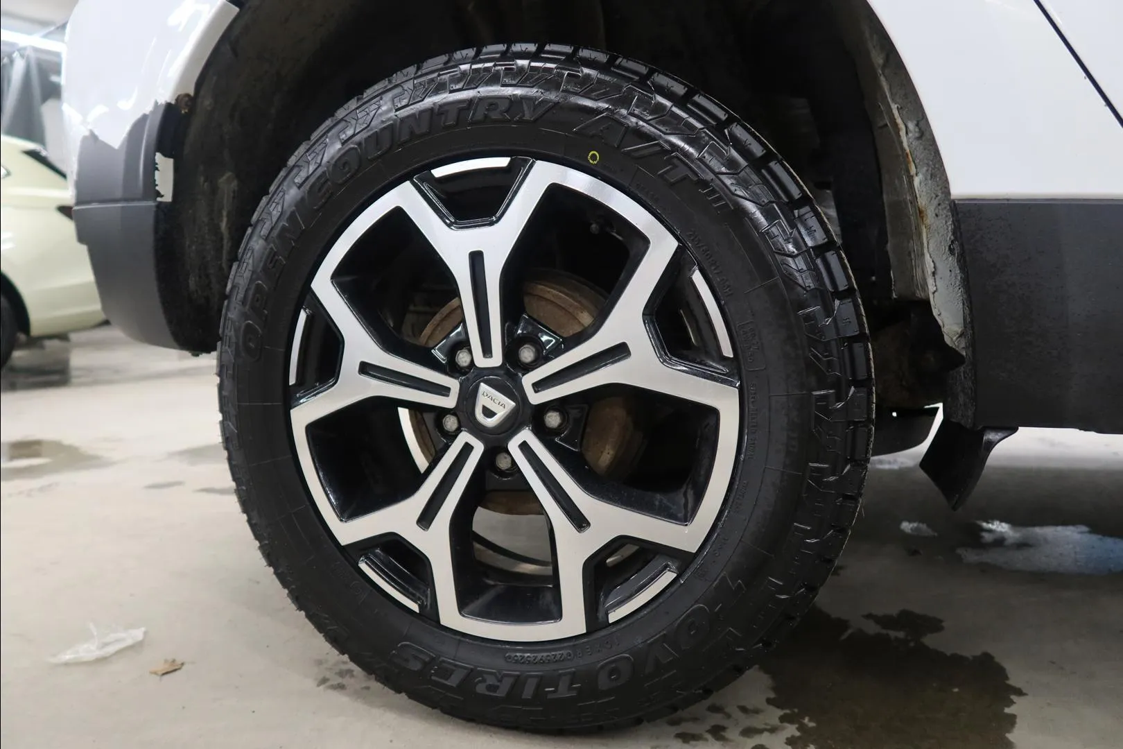 Dacia Duster CLY-128 carousel image