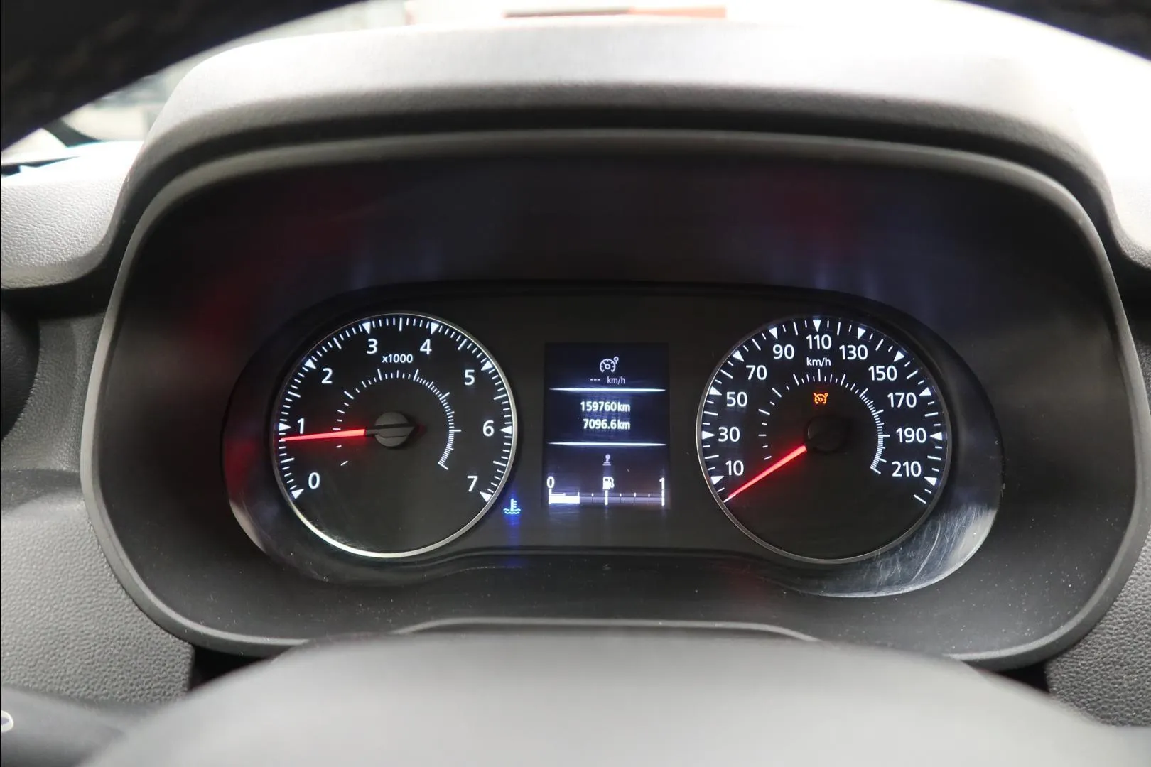 Dacia Duster CLY-128 carousel image