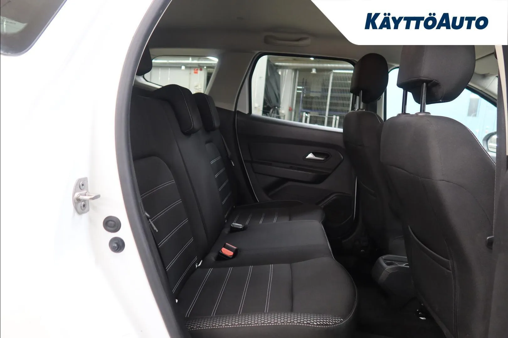 Dacia Duster CLY-128 carousel image