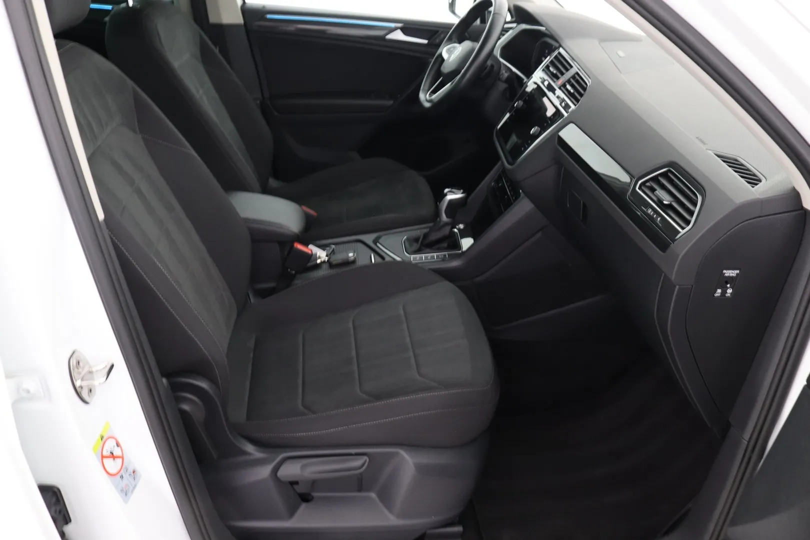 Volkswagen Tiguan FRG-985 carousel image