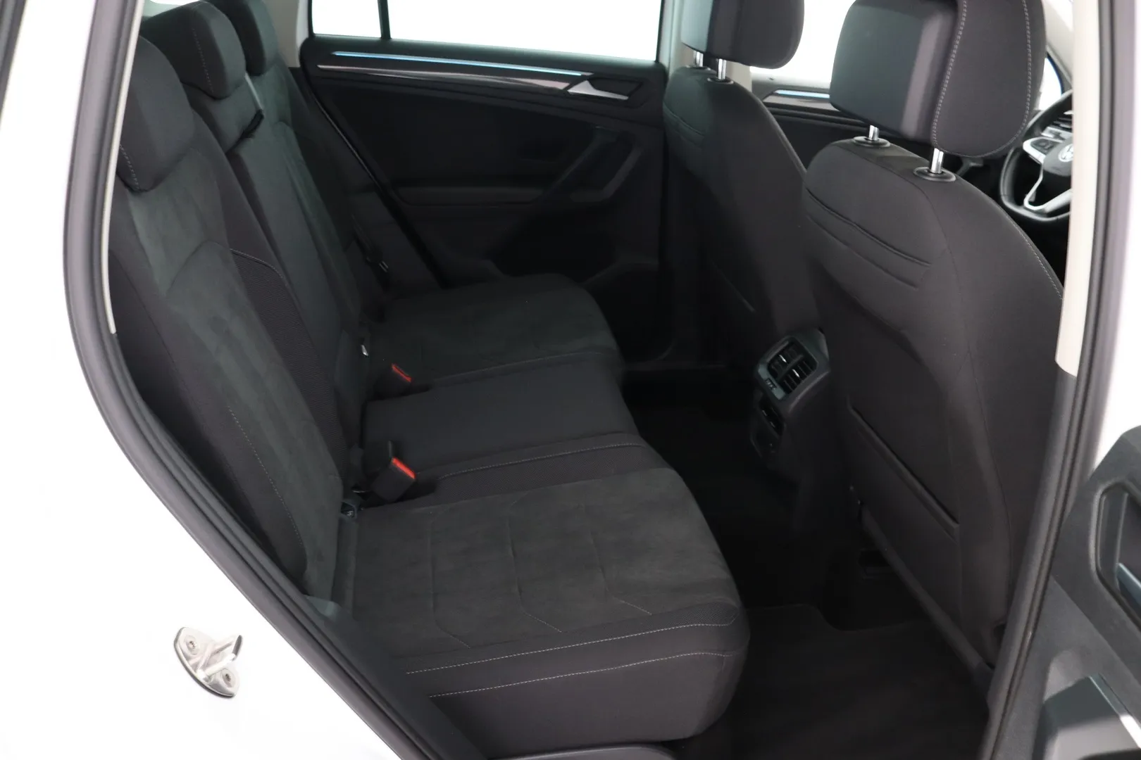 Volkswagen Tiguan FRG-985 carousel image