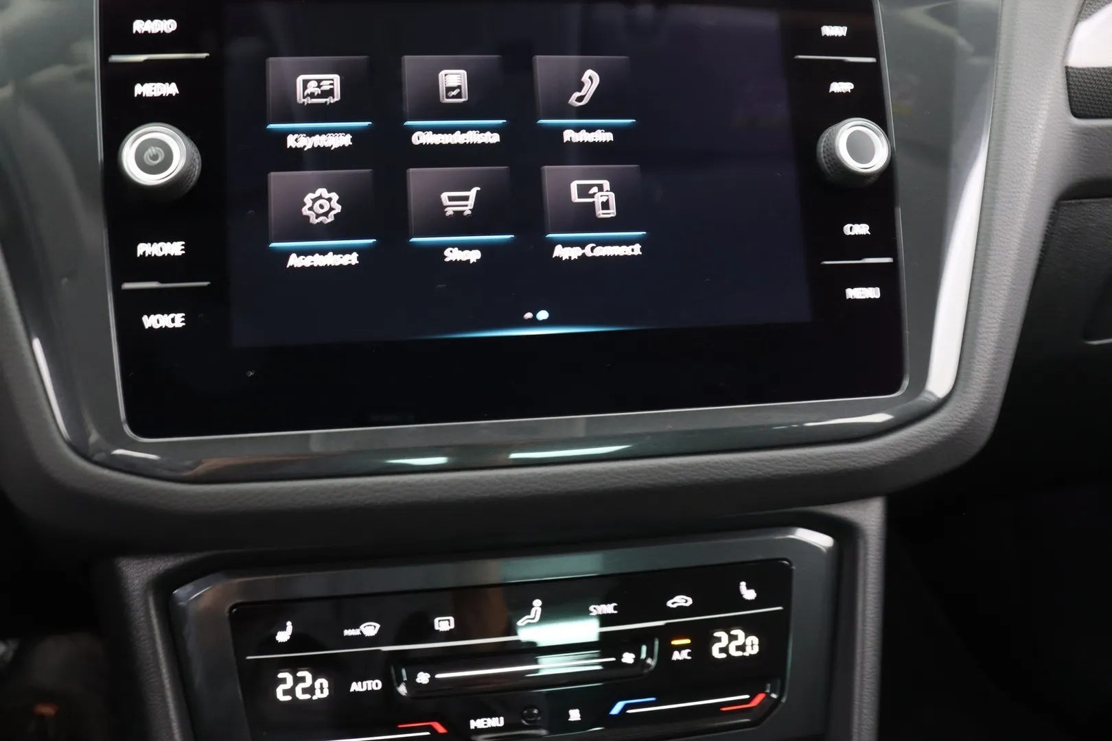 Volkswagen Tiguan FRG-985 carousel image