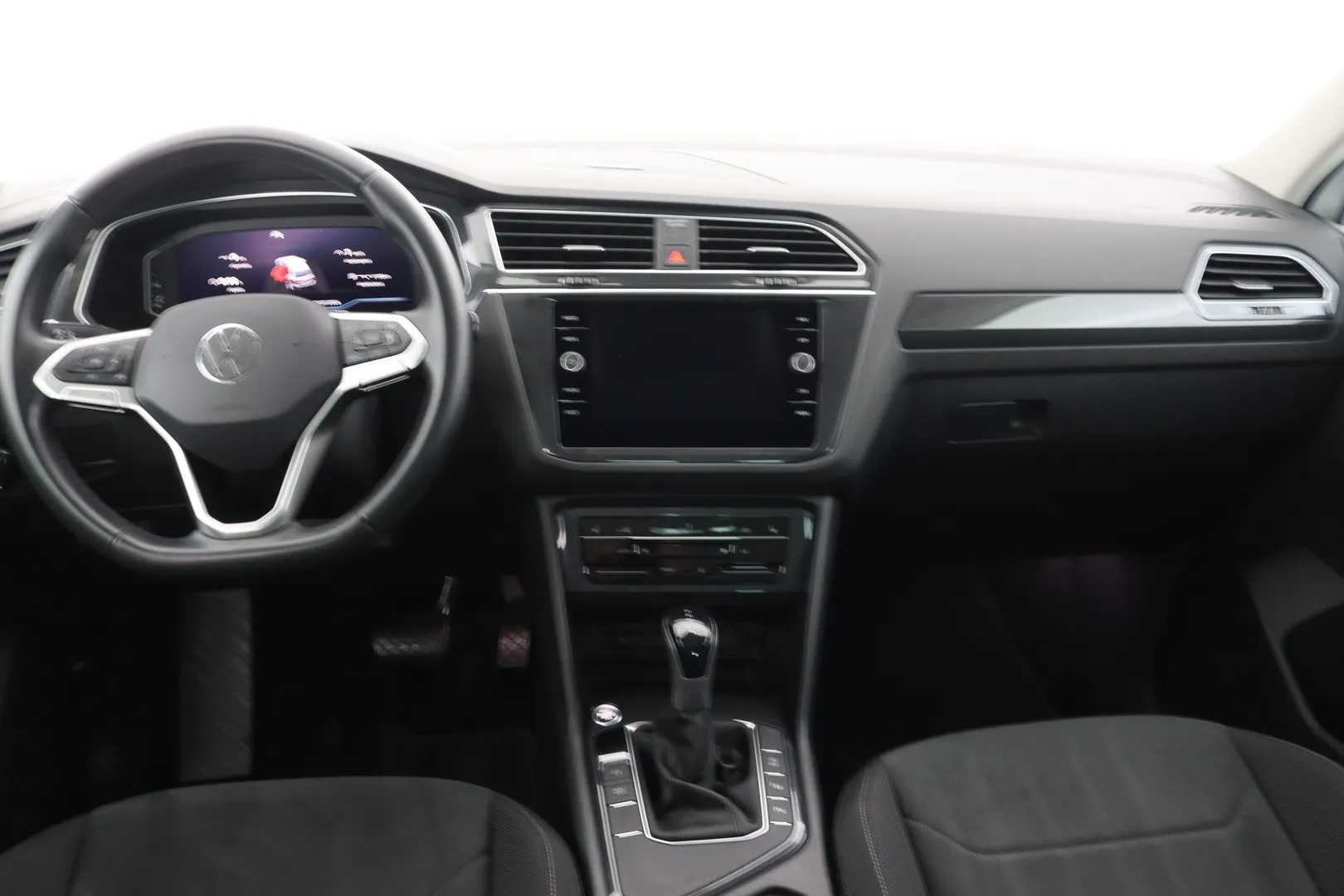 Volkswagen Tiguan FRG-985 carousel image
