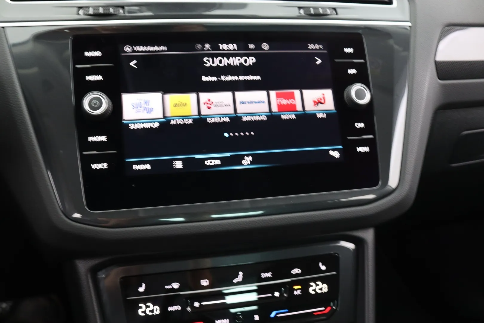 Volkswagen Tiguan FRG-985 carousel image