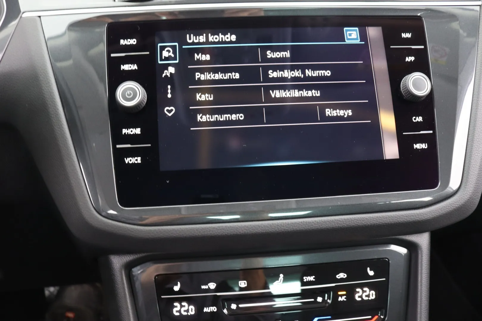 Volkswagen Tiguan FRG-985 carousel image