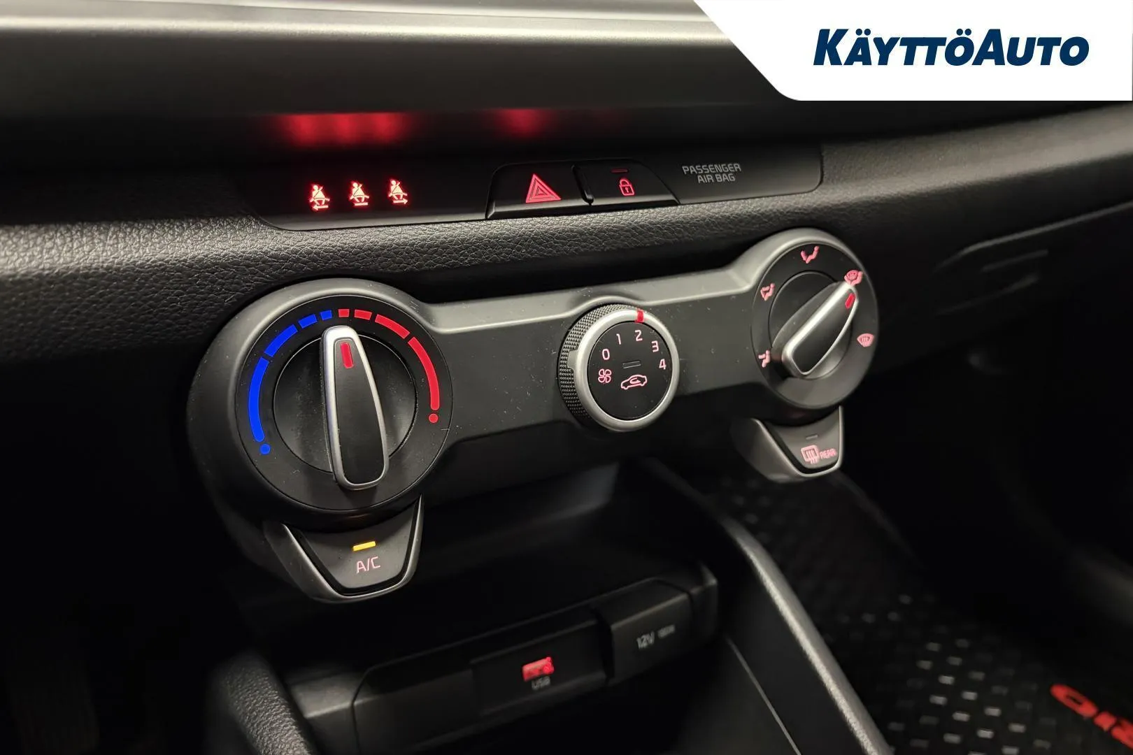 Kia Rio RUT-859 carousel image