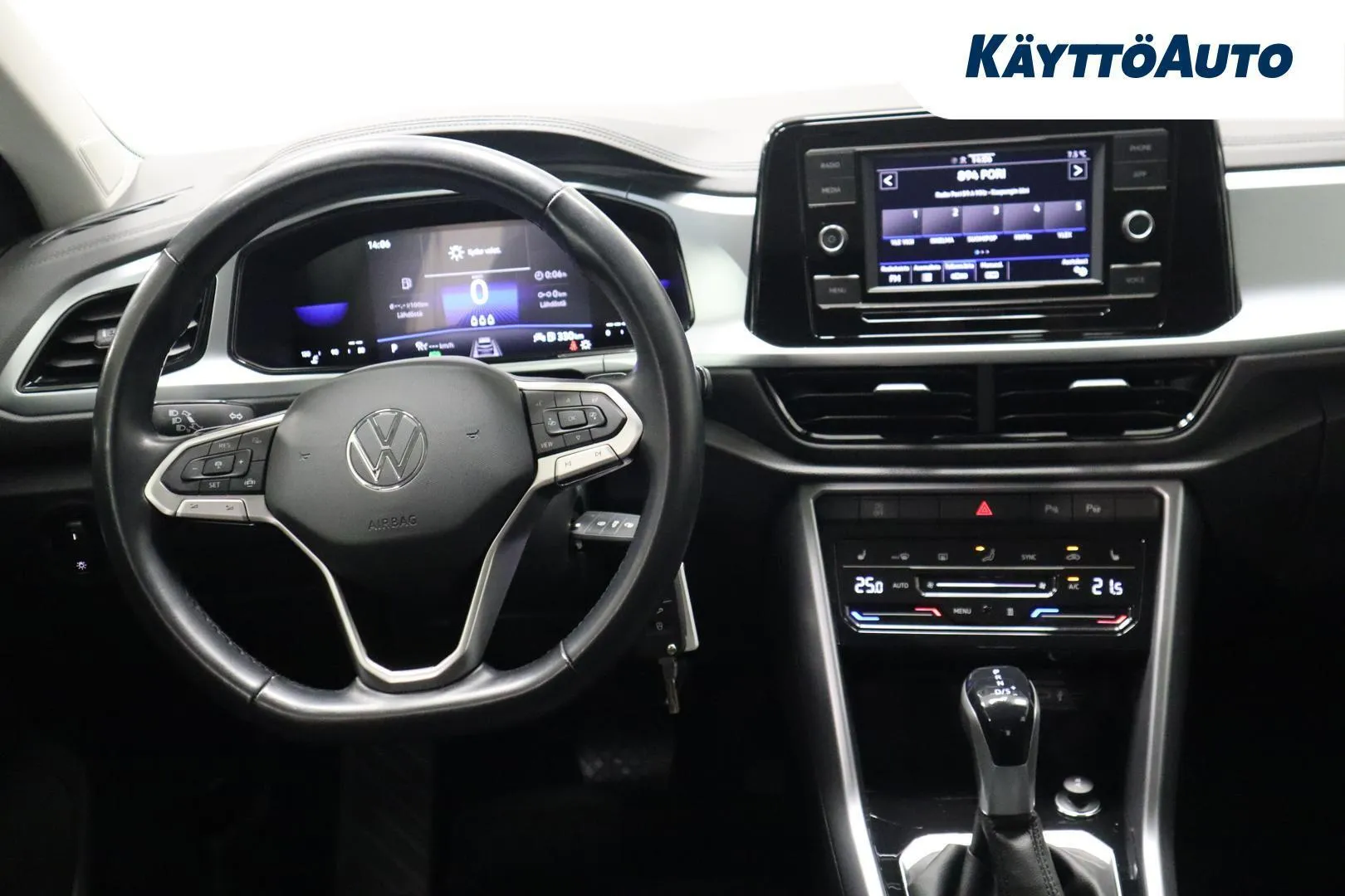 Volkswagen T-Roc RUV-139 carousel image