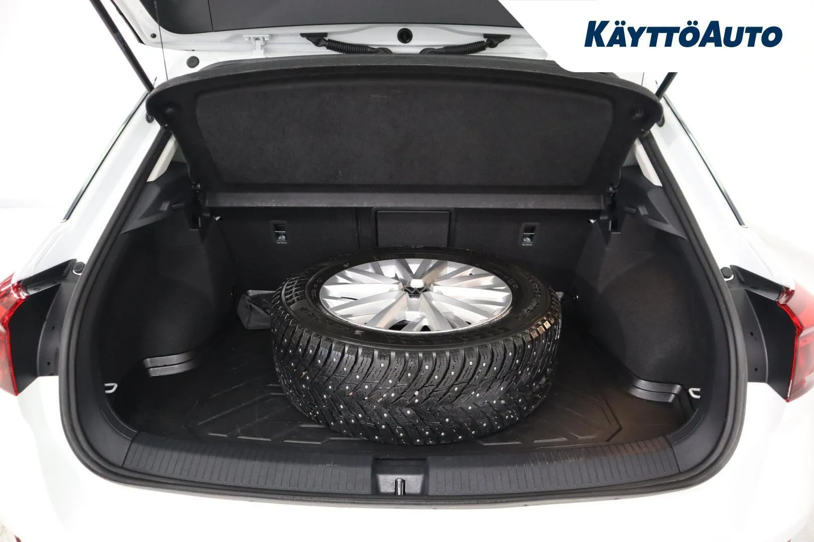 Volkswagen T-Roc RUV-139 carousel image